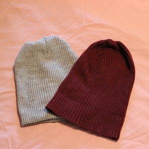 2 Ribbed Beanies